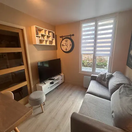 Charmant F1 Apartment